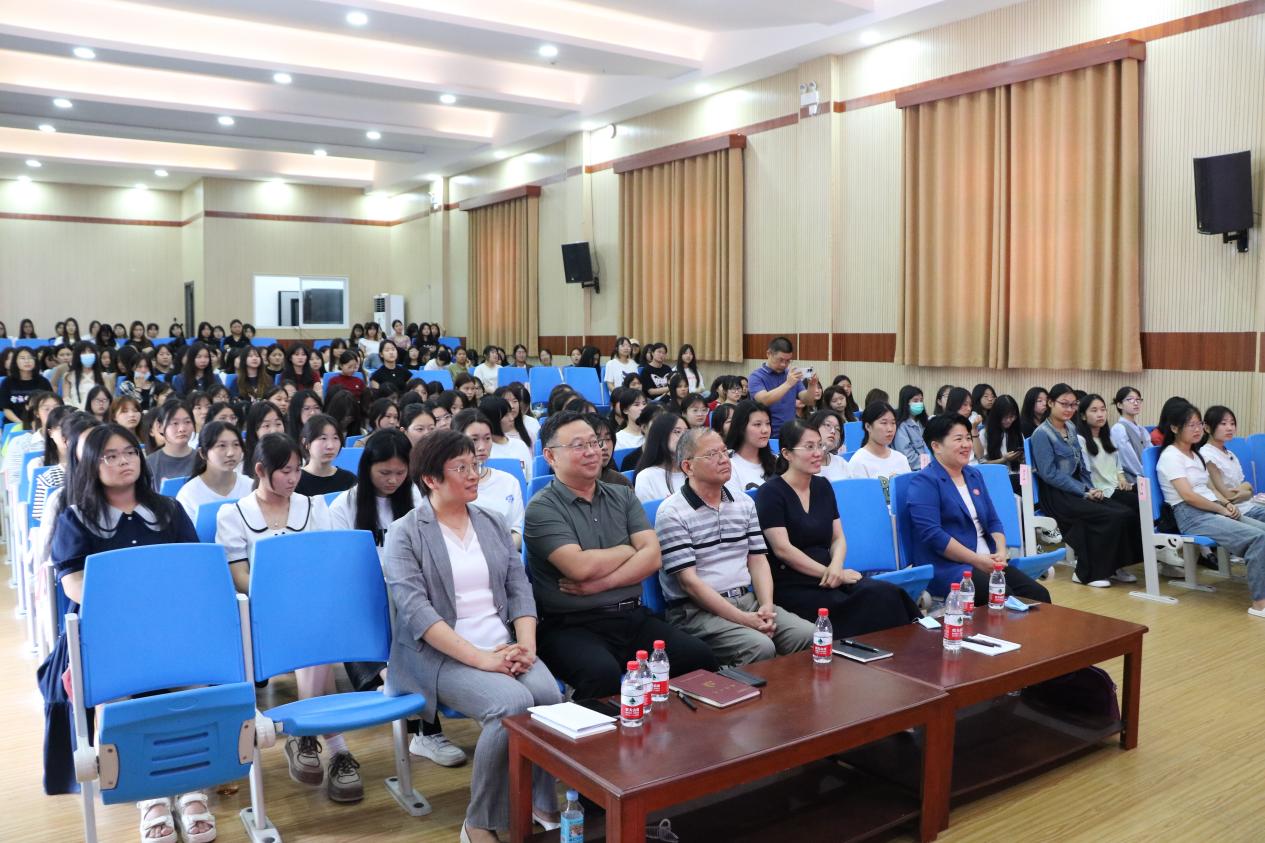 大发welcome举行周口市女大学生创业就业指导校园行运动（二）